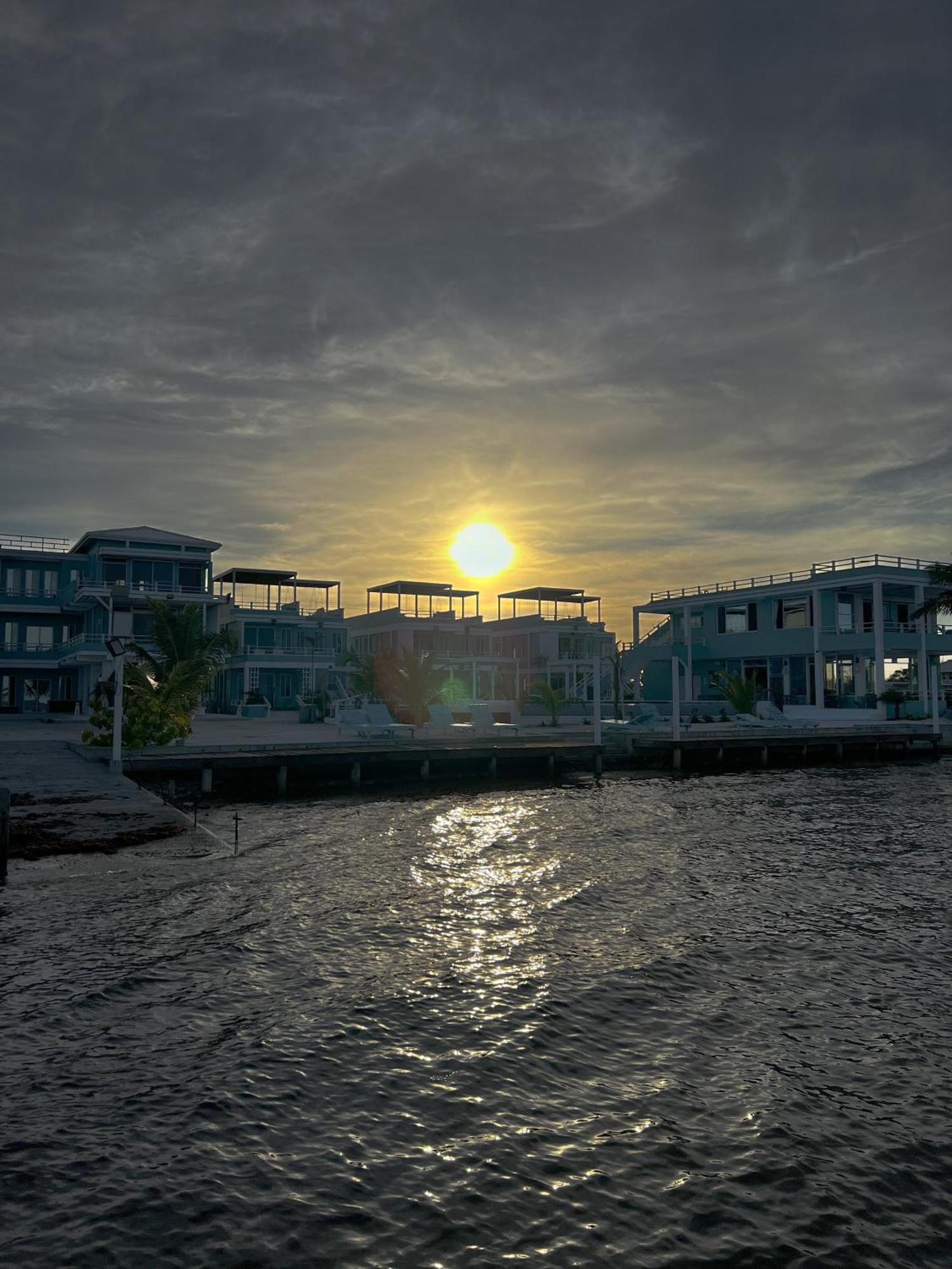 Island Magic Villas Caye Caulker Exterior photo